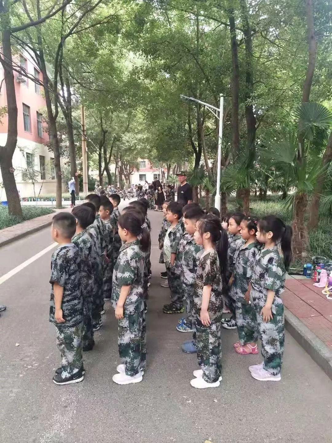 磨炼意志，，，，，蜕酿生长——304am永利集团官网都会森林学校小学部2019—2020学年军事会操演习