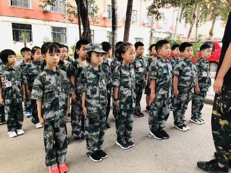 磨炼意志，，，，，蜕酿生长——304am永利集团官网都会森林学校小学部2019—2020学年军事会操演习