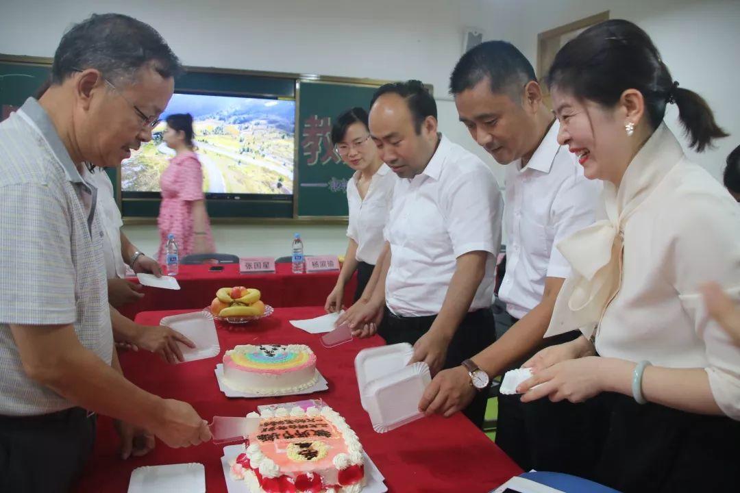 西席节，，，，，我们这样过！