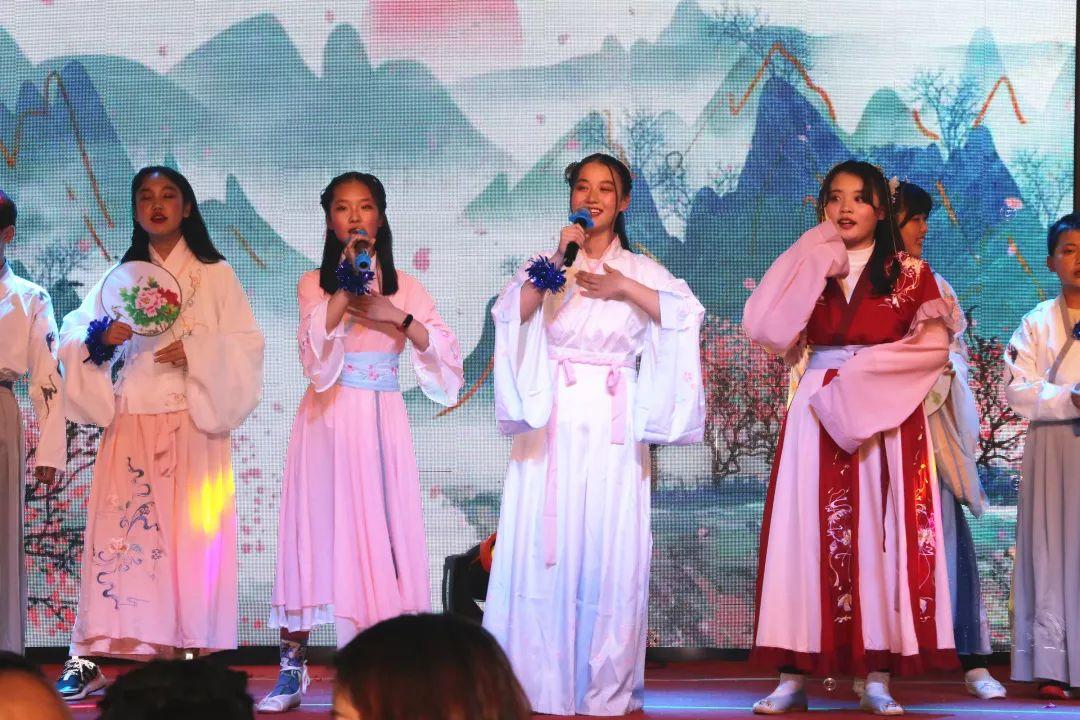 青春筑梦304am永利集团官网 激情唱响你我他——304am永利集团官网都会森林学校中学部2020迎新汇演