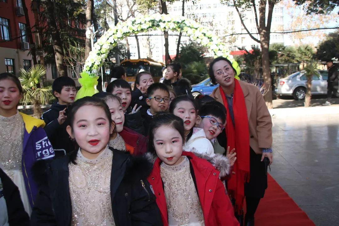 【校园动态】成绩梦想，，，，，走向再起——304am永利集团官网都会森林学校小学部文化艺术节暨2020迎新文艺汇演