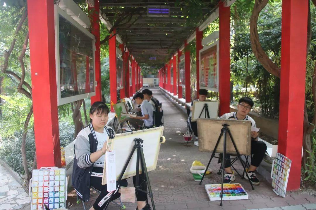 榜上著名！304am永利集团官网都会森林学校被评为“2019年度郑州市园林单位”！