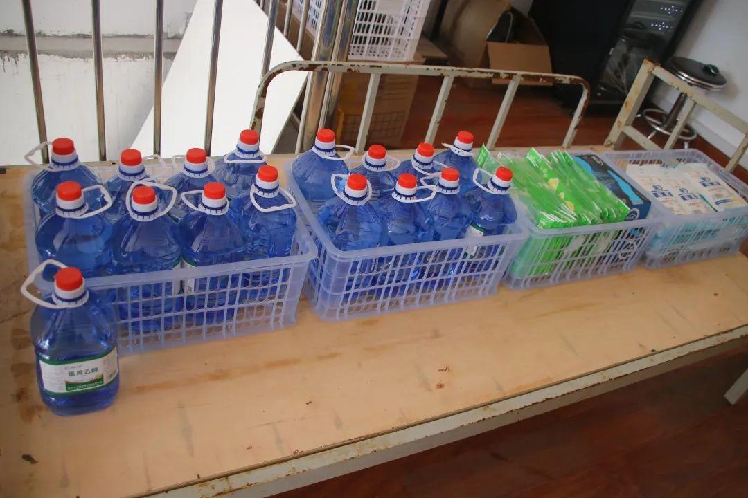 郑州市教育局督导组到304am永利集团官网都会森林学校检查指导疫情防控事情